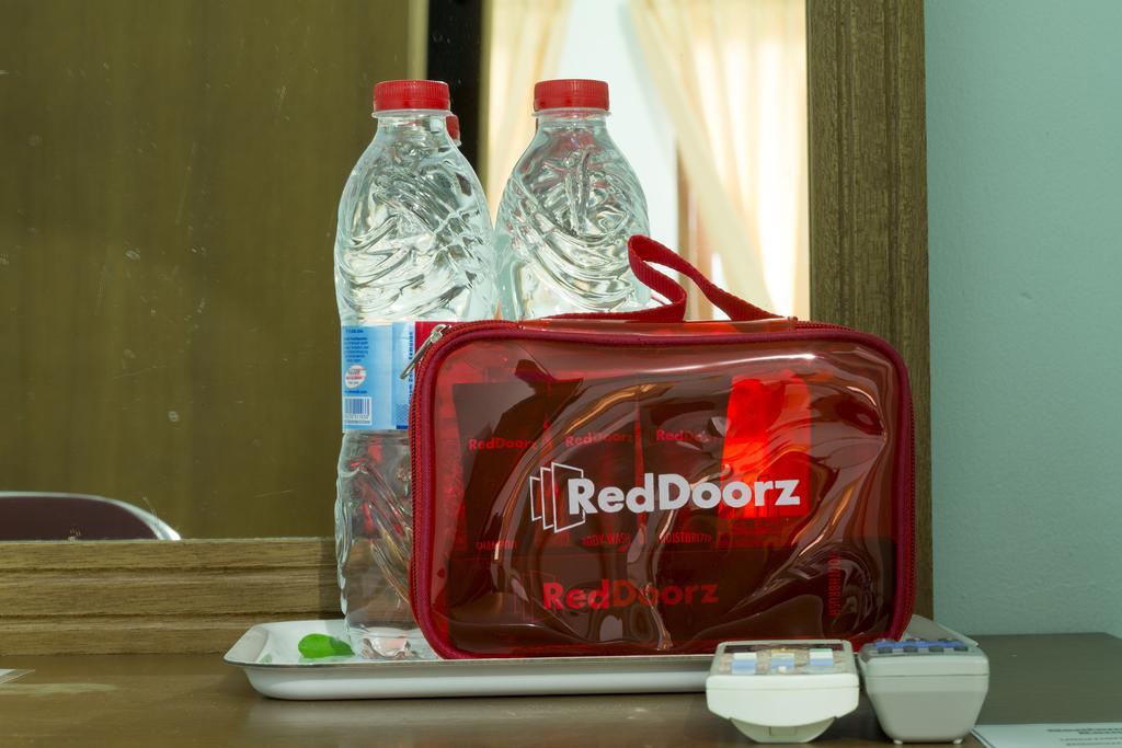 Reddoorz @ Raya Seminyak Hotel Buitenkant foto