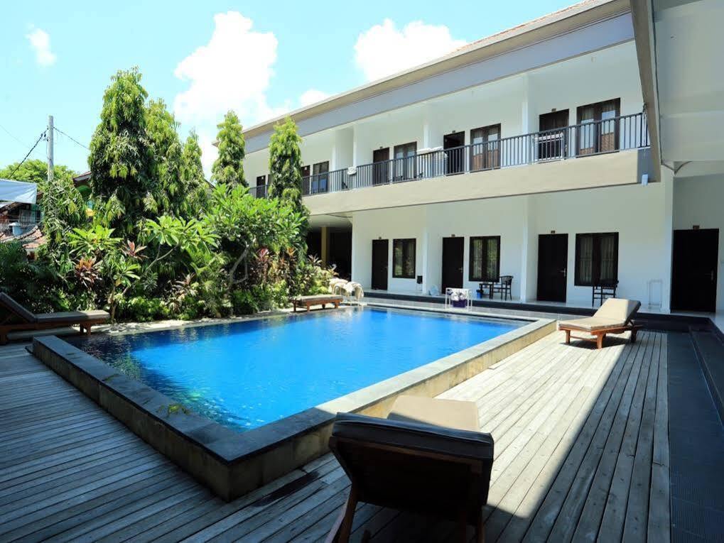 Reddoorz @ Raya Seminyak Hotel Buitenkant foto
